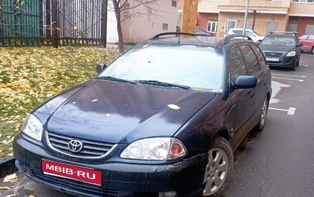 Toyota Avensis III рестайлинг, 2001 год, 335 000 рублей, 1 фотография