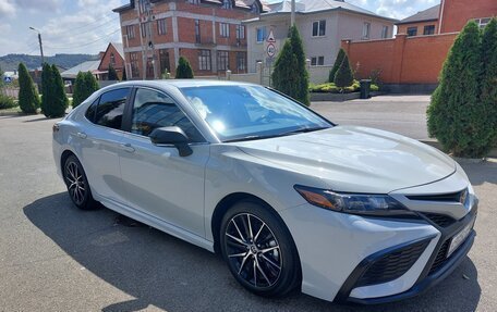 Toyota Camry, 2022 год, 3 650 000 рублей, 10 фотография