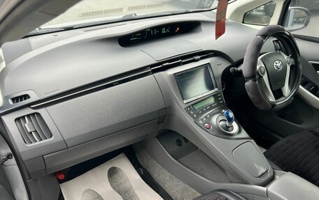 Toyota Prius, 2011 год, 1 229 000 рублей, 12 фотография