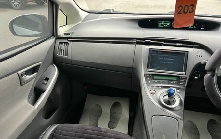 Toyota Prius, 2011 год, 1 229 000 рублей, 14 фотография
