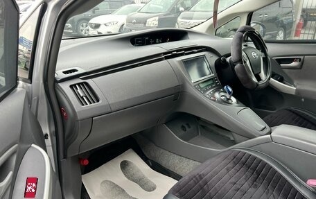 Toyota Prius, 2011 год, 1 229 000 рублей, 13 фотография