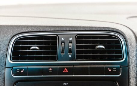 Volkswagen Polo VI (EU Market), 2011 год, 678 000 рублей, 18 фотография