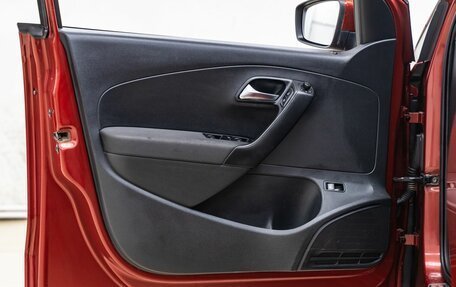 Volkswagen Polo VI (EU Market), 2011 год, 678 000 рублей, 22 фотография