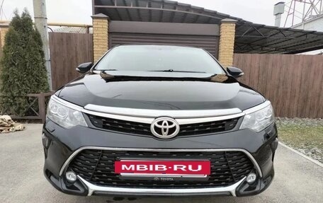 Toyota Camry, 2017 год, 2 180 000 рублей, 2 фотография