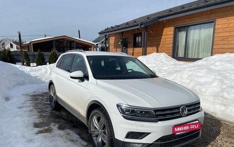 Volkswagen Tiguan II, 2017 год, 2 490 000 рублей, 2 фотография