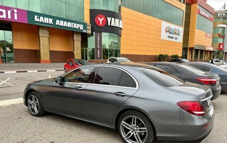 Mercedes-Benz E-Класс, 2019 год, 4 350 000 рублей, 1 фотография