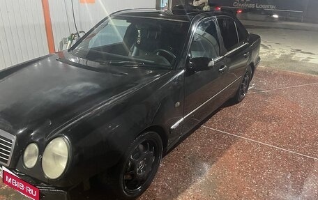 Mercedes-Benz E-Класс, 1998 год, 770 000 рублей, 1 фотография