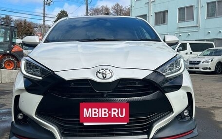 Toyota Yaris, 2023 год, 1 250 000 рублей, 2 фотография