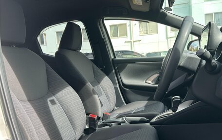 Toyota Yaris, 2023 год, 1 250 000 рублей, 13 фотография