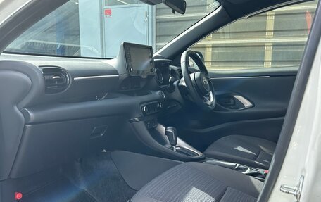 Toyota Yaris, 2023 год, 1 250 000 рублей, 15 фотография