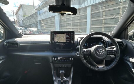 Toyota Yaris, 2023 год, 1 250 000 рублей, 22 фотография