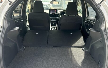 Toyota Yaris, 2023 год, 1 250 000 рублей, 21 фотография