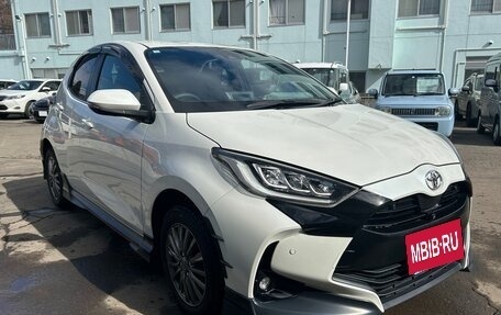 Toyota Yaris, 2023 год, 1 250 000 рублей, 3 фотография