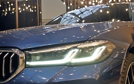 BMW 5 серия, 2021 год, 5 990 000 рублей, 2 фотография