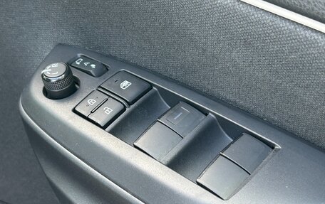 Toyota Yaris, 2023 год, 1 250 000 рублей, 38 фотография