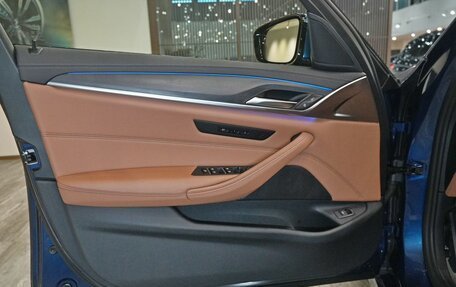 BMW 5 серия, 2021 год, 5 990 000 рублей, 8 фотография