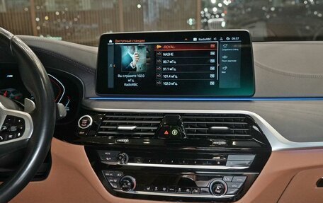 BMW 5 серия, 2021 год, 5 990 000 рублей, 15 фотография