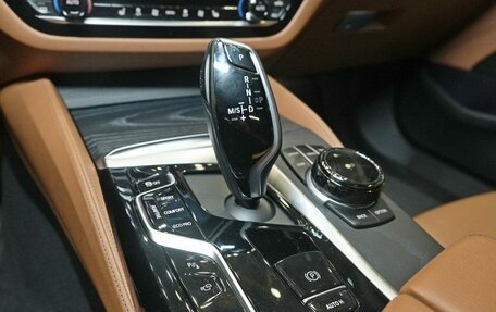 BMW 5 серия, 2021 год, 5 990 000 рублей, 16 фотография