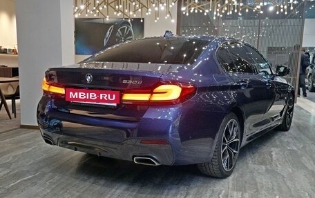 BMW 5 серия, 2021 год, 5 990 000 рублей, 7 фотография