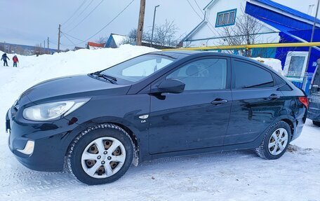 Hyundai Solaris II рестайлинг, 2012 год, 680 000 рублей, 2 фотография