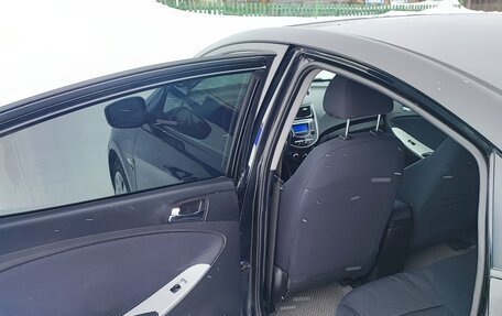 Hyundai Solaris II рестайлинг, 2012 год, 680 000 рублей, 23 фотография