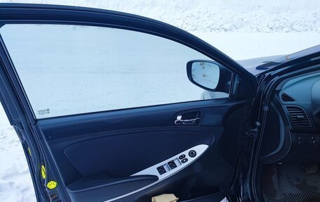 Hyundai Solaris II рестайлинг, 2012 год, 680 000 рублей, 20 фотография