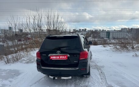 Toyota Highlander III, 2013 год, 2 050 000 рублей, 4 фотография