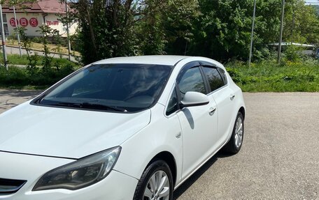 Opel Astra J, 2013 год, 825 000 рублей, 2 фотография
