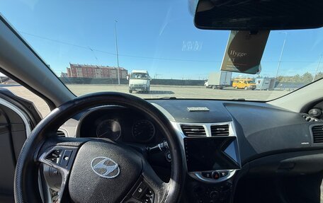 Hyundai Solaris II рестайлинг, 2015 год, 750 000 рублей, 9 фотография