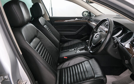 Volkswagen Passat B8 рестайлинг, 2015 год, 1 499 000 рублей, 8 фотография