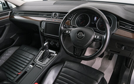 Volkswagen Passat B8 рестайлинг, 2015 год, 1 499 000 рублей, 9 фотография