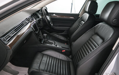 Volkswagen Passat B8 рестайлинг, 2015 год, 1 499 000 рублей, 14 фотография