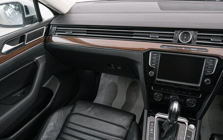 Volkswagen Passat B8 рестайлинг, 2015 год, 1 499 000 рублей, 12 фотография