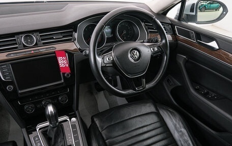 Volkswagen Passat B8 рестайлинг, 2015 год, 1 499 000 рублей, 10 фотография
