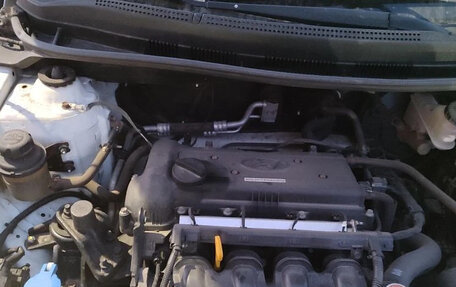 Hyundai Solaris II рестайлинг, 2013 год, 1 000 000 рублей, 15 фотография