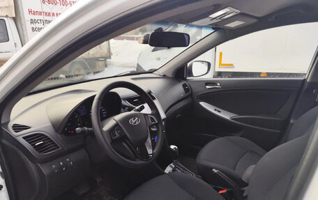 Hyundai Solaris II рестайлинг, 2013 год, 1 000 000 рублей, 10 фотография