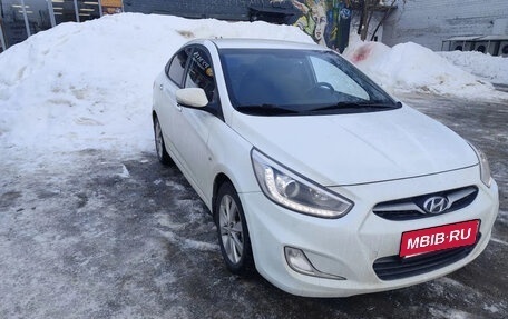 Hyundai Solaris II рестайлинг, 2013 год, 1 000 000 рублей, 1 фотография