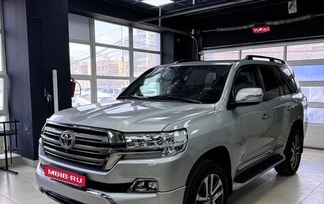 Toyota Land Cruiser 200, 2016 год, 6 000 000 рублей, 1 фотография