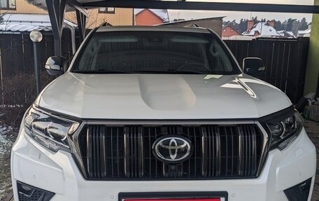 Toyota Land Cruiser Prado 150 рестайлинг 2, 2021 год, 6 750 000 рублей, 1 фотография