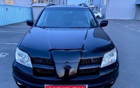 Mitsubishi Outlander III рестайлинг 3, 2007 год, 725 000 рублей, 1 фотография