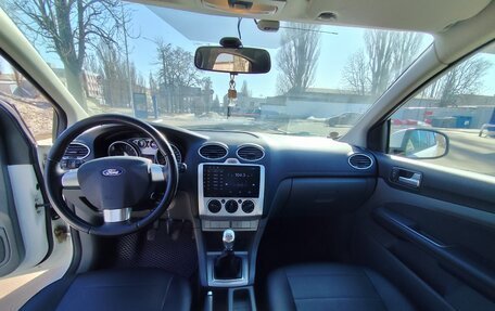 Ford Focus II рестайлинг, 2011 год, 685 000 рублей, 21 фотография