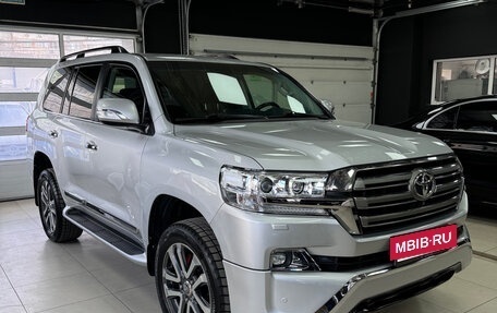 Toyota Land Cruiser 200, 2016 год, 6 000 000 рублей, 3 фотография