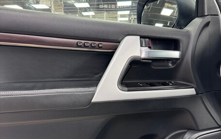 Toyota Land Cruiser 200, 2016 год, 6 000 000 рублей, 10 фотография