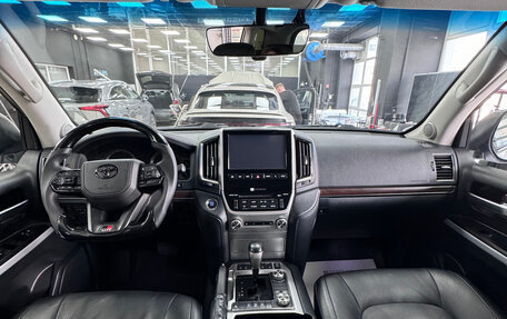 Toyota Land Cruiser 200, 2016 год, 6 000 000 рублей, 14 фотография