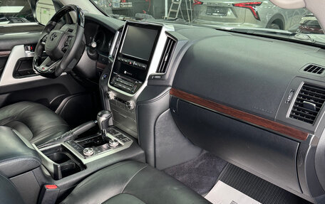 Toyota Land Cruiser 200, 2016 год, 6 000 000 рублей, 17 фотография