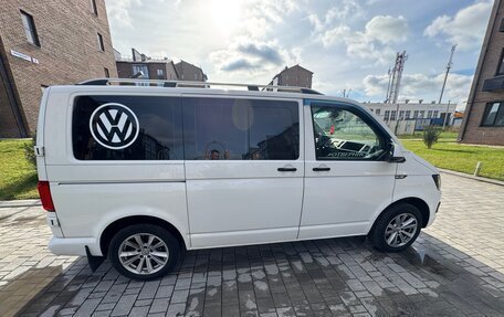 Volkswagen Caravelle T6 рестайлинг, 2015 год, 2 399 999 рублей, 4 фотография