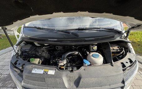 Volkswagen Caravelle T6 рестайлинг, 2015 год, 2 399 999 рублей, 12 фотография