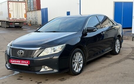 Toyota Camry, 2011 год, 1 370 000 рублей, 2 фотография