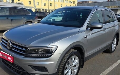 Volkswagen Tiguan II, 2018 год, 2 900 000 рублей, 2 фотография