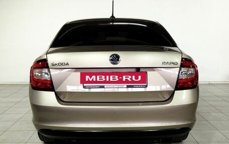 Skoda Rapid I, 2018 год, 1 300 000 рублей, 4 фотография